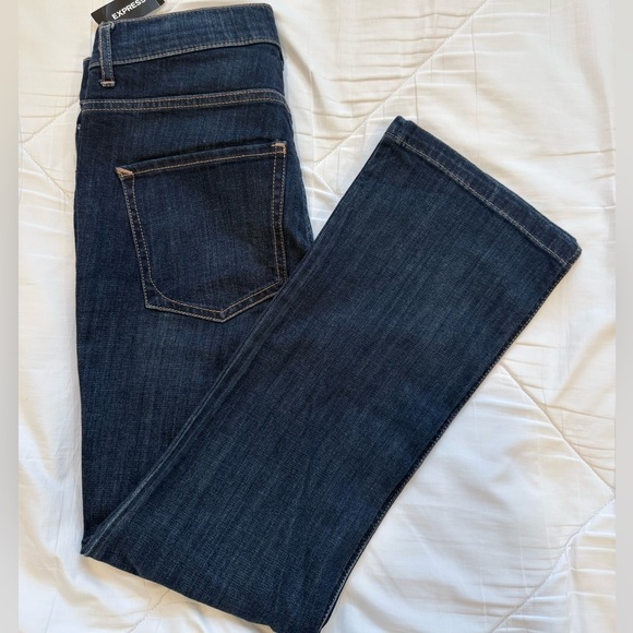 🎁NWT Express Bell Crop High Rise Women's Dark Wash Jeans size 4 - Picture 3 of 6